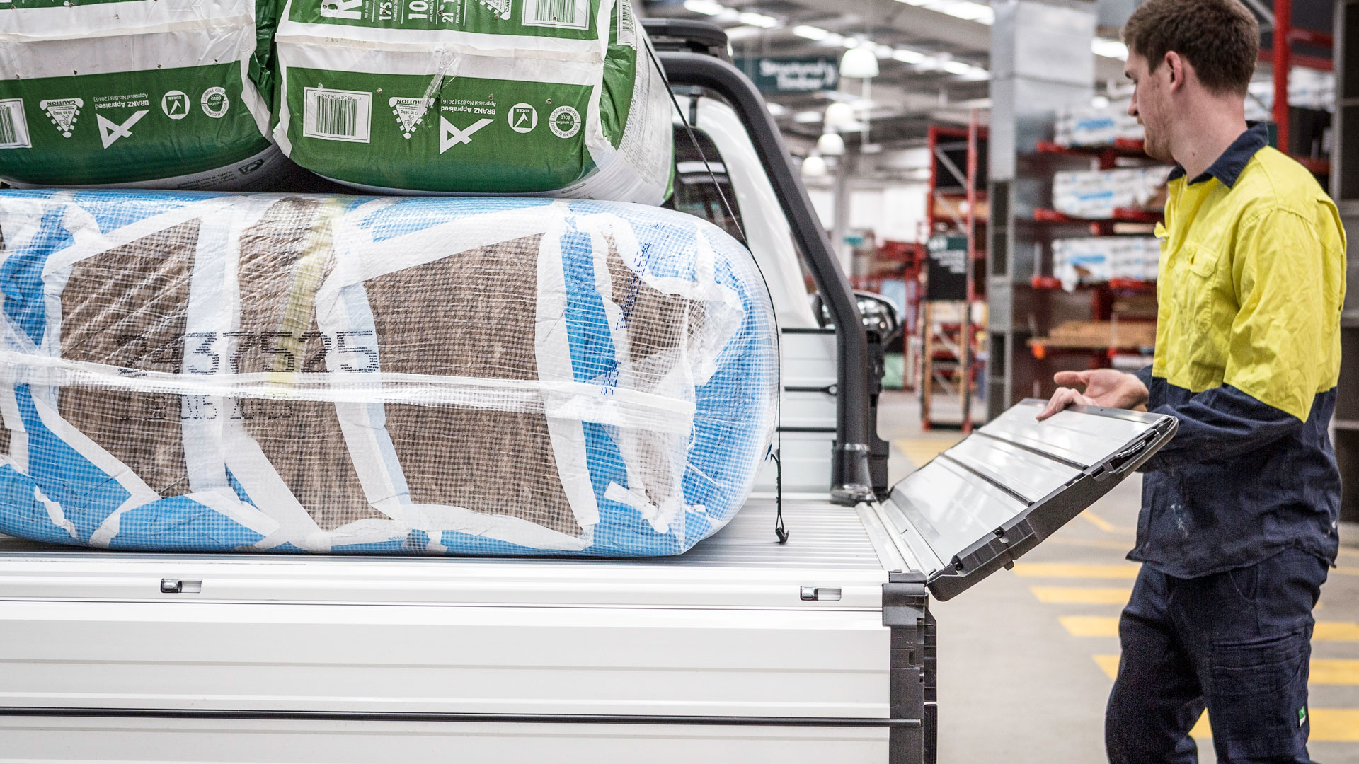 Operable gates on Tri-Gate truck bed